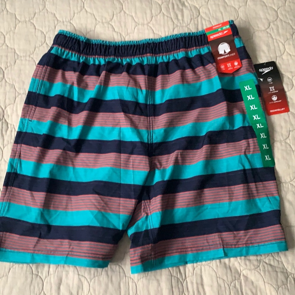 Men’s swim shorts